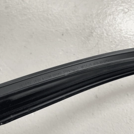 FRONT LEFT DOOR GLASS RUN CHANNEL WEATHERSTRIP SEAL 2007-2013 Mercedes-Benz