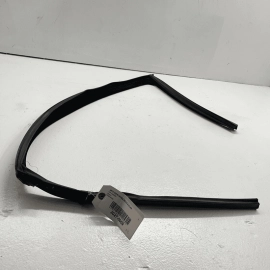 FRONT LEFT DOOR GLASS RUN CHANNEL WEATHERSTRIP SEAL 2007-2013 Mercedes-Benz