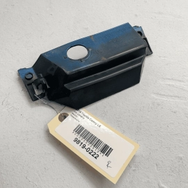 TOYOTA CAMRY 2018 - 2021 RIGHT PASSENGER SIDE ROCKER MOLDING MOUNT BRACKET 