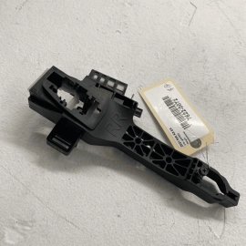 KIA K5 2021-2023 REAR RIGHT PASSENGER SIDE EXTERIOR DOOR HANDLE BASE BRACKE