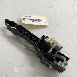 KIA K5 2021-2023 REAR RIGHT PASSENGER SIDE EXTERIOR DOOR HANDLE BASE BRACKE