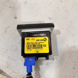 KIA RIO LX 2018-2020 CENTER CONSOLE USB PORT AUX JACK MEDIA HUB OEM