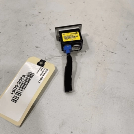 KIA RIO LX 2018-2020 CENTER CONSOLE USB PORT AUX JACK MEDIA HUB OEM