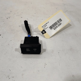 KIA RIO LX 2018-2020 CENTER CONSOLE USB PORT AUX JACK MEDIA HUB OEM