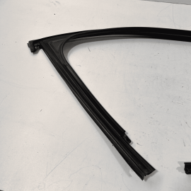 AUDI A6 2016-2018 S6 FRONT DRIVER DOOR GLASS RUN CHANNEL WEATHERSTRIP SEAL 