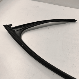 AUDI A6 2016-2018 S6 FRONT DRIVER DOOR GLASS RUN CHANNEL WEATHERSTRIP SEAL 