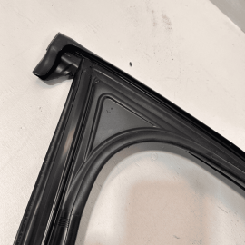 AUDI A6 2016-2018 S6 FRONT DRIVER DOOR GLASS RUN CHANNEL WEATHERSTRIP SEAL 