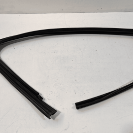 AUDI A6 2016-2018 S6 FRONT DRIVER DOOR GLASS RUN CHANNEL WEATHERSTRIP SEAL 