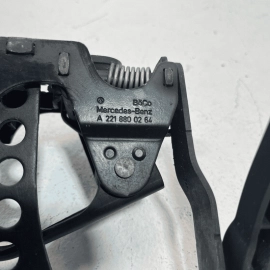 2007-2013 MERCEDES W221 S600 S550 CL550 Front Hood Catch Lock Latch Release
