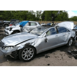 07-13 MERCEDES W221 S600 FRONT LEFT OR RIGHT SIDE DOOR CHECK STRAP BRACKET 