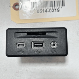 2019 GMC Terrain SLT Audio Player USB AUX and Memory Card Port Receptacle O