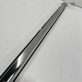 2016-2021 JEEP GRAND CHEROKEE REAR DRIVER SIDE DOOR WINDOW BELT SEAL MOLDIN