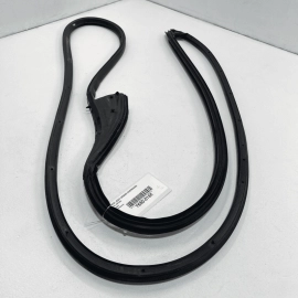11-21 JEEP GRAND CHEROKEE FRONT LEFT DRIVER SIDE DOOR WHEATHERSTRIP SEAL OE