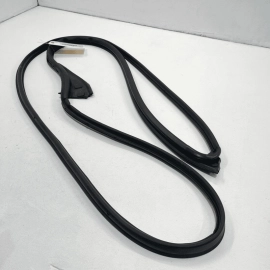 11-21 JEEP GRAND CHEROKEE FRONT LEFT DRIVER SIDE DOOR WHEATHERSTRIP SEAL OE