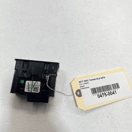 2018-2019 GMC TERRAIN REAR CENTER CONSOLE USB AUX PORT MEDIA HUB OEM
