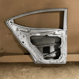 GENUINE 17-20 HYUNDAI ELANTRA OEM DRIVER LEFT REAR BARE DOOR SILVER SEDAN U