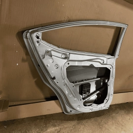GENUINE 17-20 HYUNDAI ELANTRA OEM DRIVER LEFT REAR BARE DOOR SILVER SEDAN U