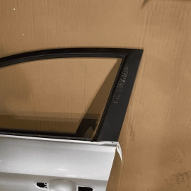 GENUINE 17-20 HYUNDAI ELANTRA OEM DRIVER LEFT FRONT BARE DOOR SILVER SEDAN 