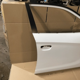 2011-2021 DODGE CHARGER RT R/T 392 FRONT  RIGHT PASSENGER DOOR SHELL WHITE 