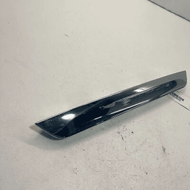 !DAMAGE! 2018 - 2023 GMC TERRAIN REAR LIFTGATE APPLIQUE MOLDING LIGHT PANEL