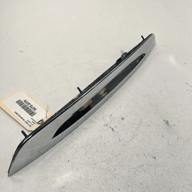 !DAMAGE! 2018 - 2023 GMC TERRAIN REAR LIFTGATE APPLIQUE MOLDING LIGHT PANEL