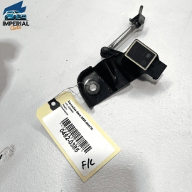 07-13 MERCEDES S550 W221 FRONT SUSPENSION RIDE LEVEL HEIGHT SENSOR & BRACKE