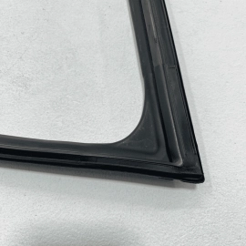 2018-2023 TOYOTA CAMRY FRONT PASSENGER DOOR WINDOW GLASS RUN CHANNEL SEAL O