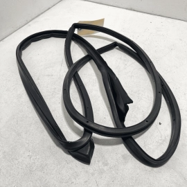 2017-2020 Acura MDX Front Left Driver Side Door Wheatherstrip Seal OEM