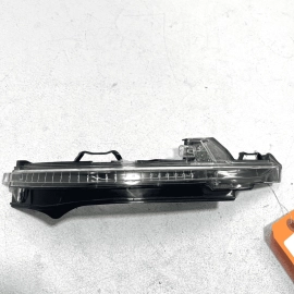 Front Right / Passenger Side Mirror Turn Signal Indicator AUDI Q7 2017-2023