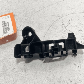 2018-2023 TOYOTA CAMRY REAR LEFT DRIVER SIDE TAILLIGHT MOUNT BRACKET SUPPOR