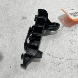2018-2023 TOYOTA CAMRY REAR LEFT DRIVER SIDE TAILLIGHT MOUNT BRACKET SUPPOR