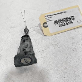 2012 - 2020 VOLKSWAGEN PASSAT VW FRONT LEFT DRIVER DOOR LOCK CYLINDER OEM