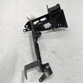 2017–21 BMW 440I FRONT DRIVER SIDE RADIATOR HEADLIGHT SUPPORT MOUNT BRACKET