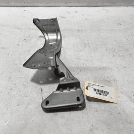 Volkswagen VW Passat Front Left Driver Side Fender Support Bracket 2016-201