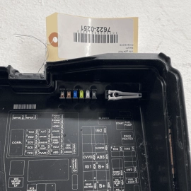 21-22 KIA K5 1.6L ENGINE COMPARTMENT ROOM FUSE BOX UPPER COVER CAP OEM