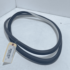 2014-17 MERCEDES S550 W222 FRONT PASSENGER SIDE DOOR BODY WEATHERSTRIP SEAL