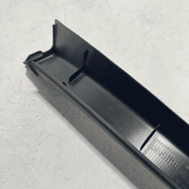 2014-17 MERCEDES S550 W222 FRONT PASSENGER SIDE DOOR WINDOW FRAME COVER TRI 2014-17 MERCEDES S550 W222 FRONT PASSENGER SIDE DOOR WINDOW FRAME COVER TRI