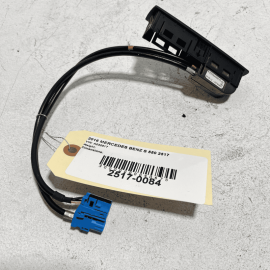 2014 - 2017 MERCEDES S550 W222 CENTER CONSOLE SOCKET DUAL USB PORT OEM