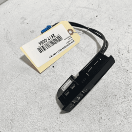 2014 - 2017 MERCEDES S550 W222 CENTER CONSOLE SOCKET DUAL USB PORT OEM