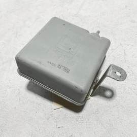 MERCEDES S550 CENTRAL LOCKING VACUUM VALVE PUMP TANK OEM