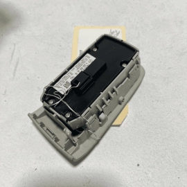 2014-2017 MERCEDES S550 W222 REAR RIGHT POWER WINDOW SHADE SWITCH DAMAGE OE