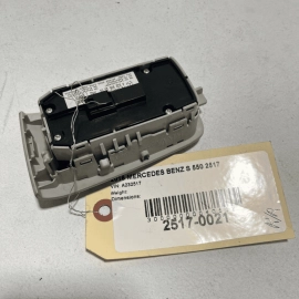 2014-2017 MERCEDES S550 W222 REAR RIGHT POWER WINDOW SHADE SWITCH DAMAGE OE