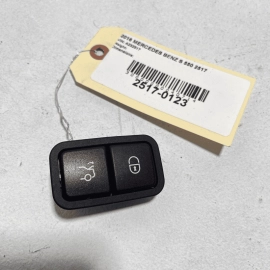 2007-2017 MERCEDES S550 TAILGATE LIFTGATE TRUNK LID CLOSE SWITCH OEM 2007-2017 MERCEDES S550 TAILGATE LIFTGATE TRUNK LID CLOSE SWITCH OEM