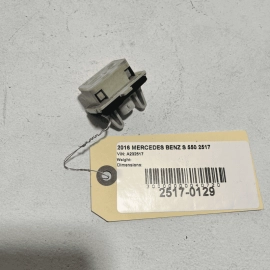 2014-2017 MERCEDES S550 REAR TRUNK LICENSE PLATE LIGHT LAMP OEM