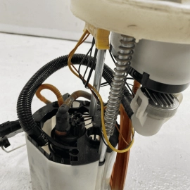2012-14 Volkswagen Passat B7 2.5L Fuel Gas Tank Fuel Pump Sending Unit Assy