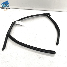 15-18 AUDI Q3 REAR LEFT DOOR WINDOW FRAME RUBBER SEAL CHANNEL OEM 8U0839439