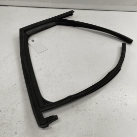 15-18 AUDI Q3 REAR LEFT DOOR WINDOW FRAME RUBBER SEAL CHANNEL OEM 8U0839439
