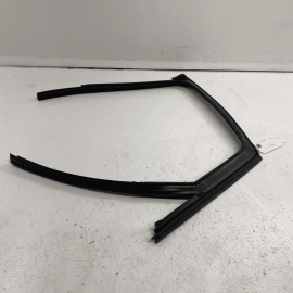 15-18 AUDI Q3 REAR RIGHT DOOR WINDOW FRAME RUBBER SEAL CHANNEL OEM 8U0839440