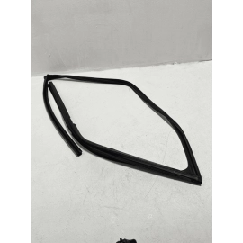 TOYOTA CAMRY 2018-2022 FRONT DRIVER SIDE DOOR WINDOW GLASS RUN CHANNEL STRIP OEM