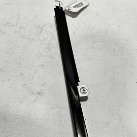 2007-2013 MERCEDES S550 W221 REAR RIGHT SIDE DOOR WINDOW STAY DIVISION BAR OEM 2007-2013 MERCEDES S550 W221 REAR RIGHT SIDE DOOR WINDOW STAY DIVISION BAR OEM